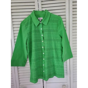 D & Co Shirt Womens Sz M Green Cotton Button Up Top Shirt Blouse Crochet Details